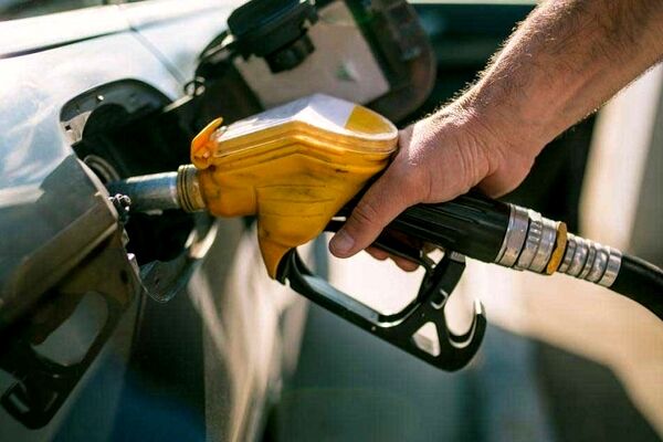 راهکار مجلس و دولت برای تعیین قیمت بنزین چیست؟