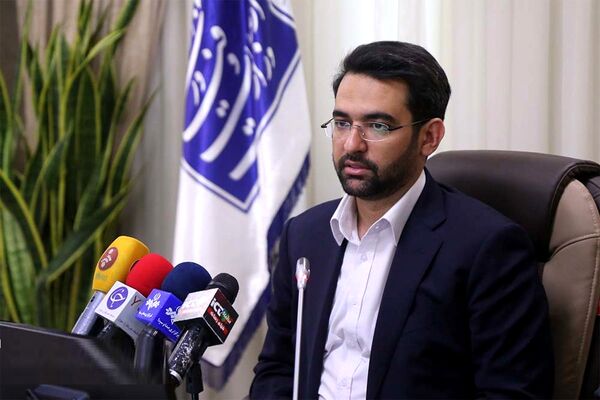 آذری جهرمی خطاب به مالک شریعتی: امنیتی‌ها مثل شما دهن لق نیستند 