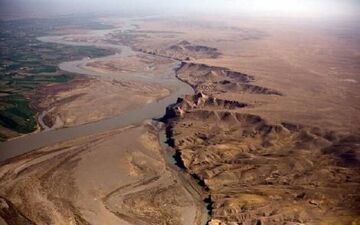 حقابه هیرمند در مزارع خشخاش افغانستان ؟