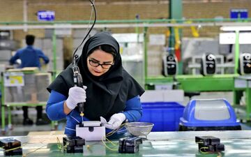 فعال کارگری: عکس یادگاری با لباس کارگری ممنوع