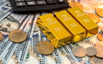 واکنش بازار طلا و  سکه به قیمت جهانی طلا / ادامه خواب پاییزی دلار 