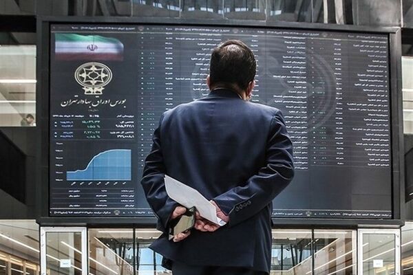 بازار سهام زیر تیغ نوسانات قیمت دلار
