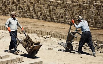 فعال کارگری:افزایش۳۵درصدی دستمزد هیچ تاثیری ندارد 