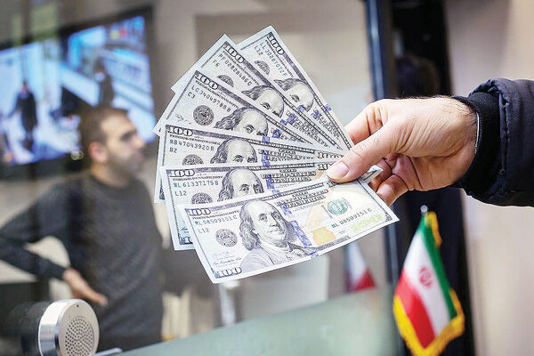 تصمیمات محرمانه اقتصادی بی معنی و مدل روسی برای مدیریت بازار ارز غیرعلمی است 