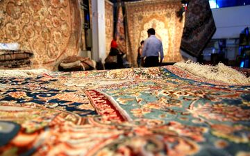 فرش دستباف قربانی رقابت‌های سیاسی / مهاجرت فرش‌باف‌ها به هند و پاکستان