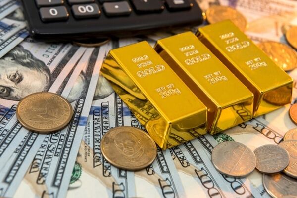 پرواز قیمت دلار و سکه / قیمت طلا درحال افزایش است