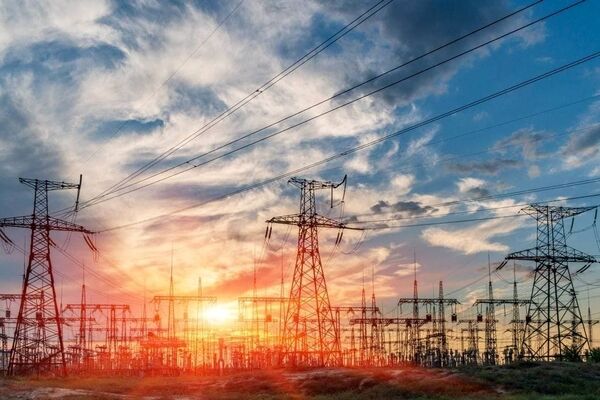 تکرار راهکارهای ناکارآمد در زمینه رفع ناترازی برق/ پیامد تغییر ساعت ادارات چیست؟