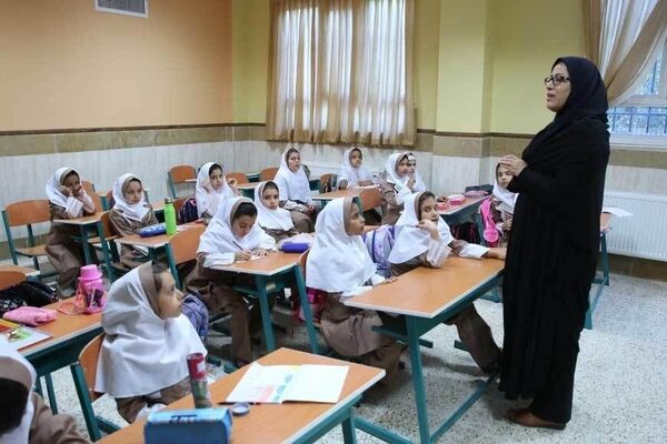 جذب نیروهای حق‌التدریس و بازنشسته در آموزش و پروش
