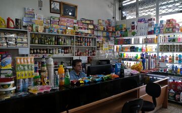 دلایل موفقیت خرده‌فروشان / ادامه اعتماد خانوار به فروشگاه‌های سنتی