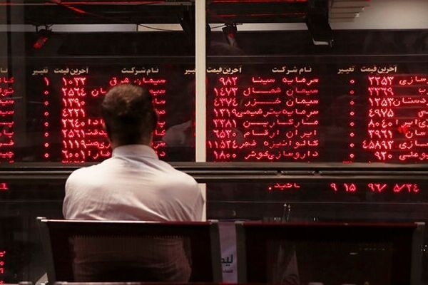 چراغ بورس قرمز ماند