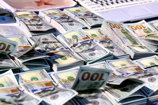 افزایش عرضه اسکناس‌ ارزی در شعب بانک‌ها