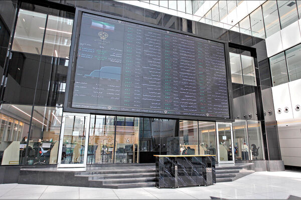 بورس غرق در سکون / چرا معاملات به کف دو ماهه سقوط کرد؟