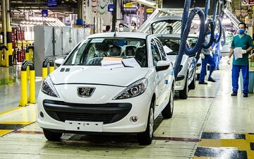 مهندسی بازار خودرو توسط یک شرکت خودروسازی/ دلایل کاهش فروش خودروسازان مشخص شد