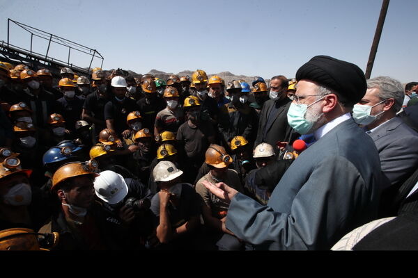 گنجاندن تعیین مزد کارگران در لایحه ارسالی دولت به مجلس، تخلف آشکار از قانون کار است/ با این تخلف، قدرت چانه‌زنی کارگران کاهش می‌یابد