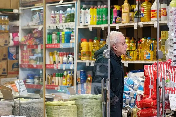 عبور هزینه‌های سبد معیشت از ۱۰۰ میلیون تومان/دستمزد کارگران برابر یک کیلو مرغ 
