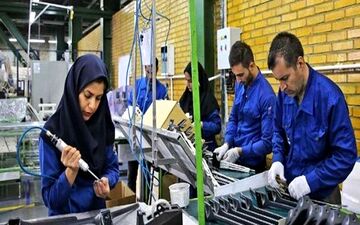 افزایش مشاغل تصدی‌گری، مونتاژکاری و کارگری / دوری ثروتمندان از مشاغل تخصصی و مدیریتی