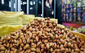 روایت آماری ربودن بازار جهانی پسته ایران از سوی آمریکا
