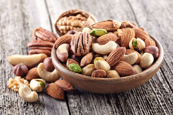 صادرات خشکبار ۷۰ درصد کاهش یافت / باغداران نرخ دلار را ساعتی رصد می‌کنند