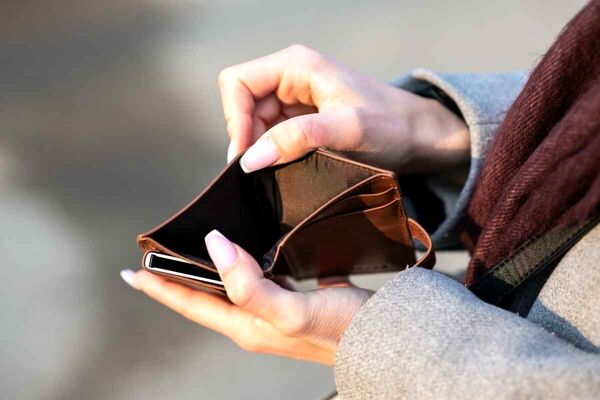 مبنای افزایش حقوق کارمندان در سال آینده چیست؟ 