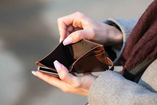 افزایش ۲۰درصدی حقوق کارمندان در سال ۱۴۰۵/کارکنان دولت در یک قدمی خط فقر