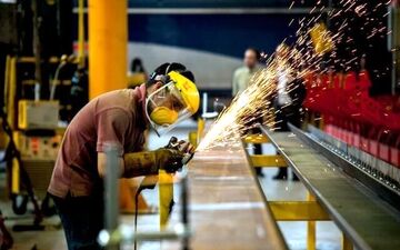 خلاء بازرسان کار و آسیب به جامعه کارگری / وزارت کار به‌دنبال جذب بازرس