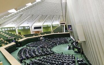  افزایش حقوق‌ها هماهنگ با جریان هزینه‌ها باشد/ نظر نمایندگان مجلس چیست؟