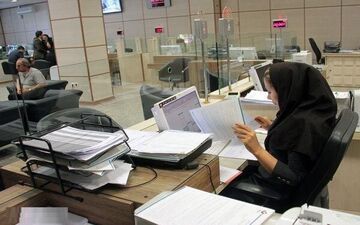 سورپرایز مجلس برای کارمندان/ حقوق کارکنان دولت بیشتر می‌شود؟ 