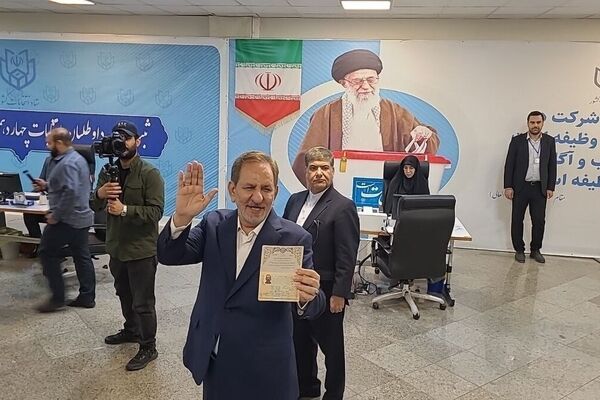 انتقاد معاون اول دولت یازدهم از وضعیت اقتصادی/ جهانگیری برای تورم و فقر نسخه دارد؟