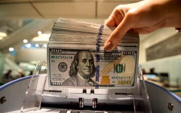 دلار توافقی ۶۱ تا ۶۲هزار تومان قیمت خورد
