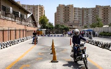 چطور یک روزه گواهینامه بگیریم؟/ فراجا موتورسیکلت سواران را فراخواند 