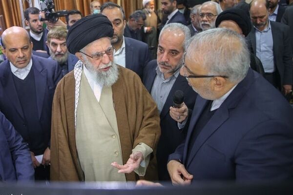 واکنش رهبر انقلاب به گزارش وزیر نفت درباره جایگزین توتال: پروژه‌های نفتی را به بخش خصوصی بسپارید 