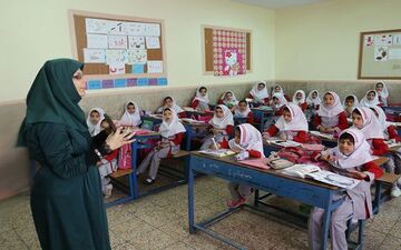 مهر امسال نیازمند ۱۷۶ هزار معلم جدید هستیم / واریز معوقات معلمان در دست اقدام