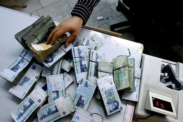 حقوق نجومی نمایندگان/اختلاف دستمزد کارگران با مجلسی‌ها چقدر است؟ 