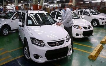  برآورد زیان ۴۵ هزار میلیارد تومانی صنعت خودرو/ برخورد سیاسی شورای رقابت با  قیمت‌گذاری به ضرر تولیدکنندگان است