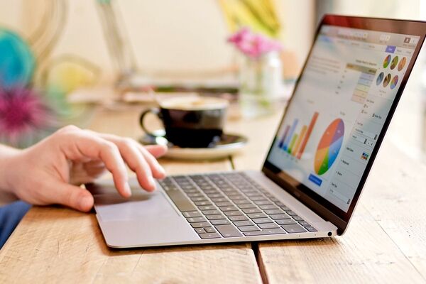هوش مصنوعی در راه آیفون و مک‌بوک