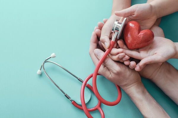 گره کور بیمه تکمیلی بازنشستگان/ چرا بیمه مرکزی و سازمان تامین اجتماعی شفاف‌‌سازی نمی‌کنند؟