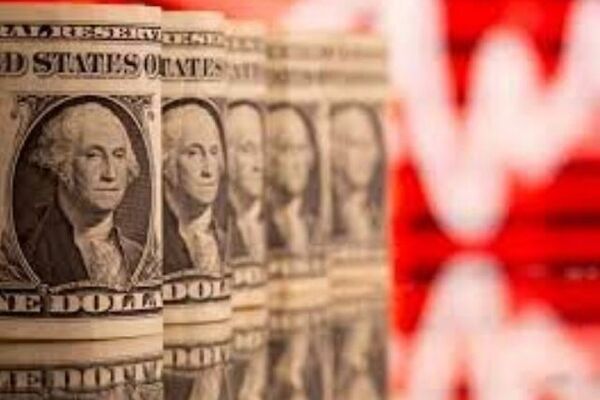 لرزه بر جان اقتصاد آمریکا/ادامه سقوط ارزش دلار 