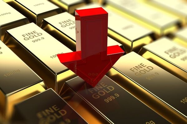 حرکت خلاف جهت طلای جهانی/ چرا قیمت طلا سیر نزولی در پیش گرفت؟
