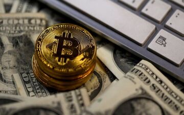 بیت‌کوین از مرز ۴۳ هزار دلار عبور کرد