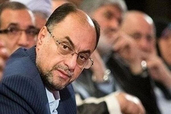 لحظه قطع شدن برق هنگام سخنرانی حقانیان