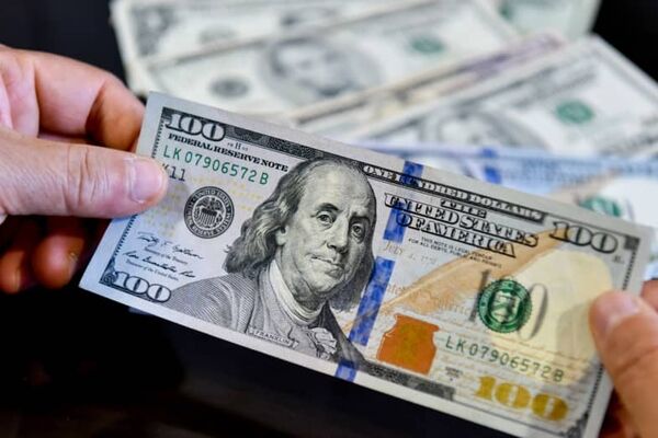 کاهش۲هزار تومانی قیمت دلار/ بازدهی منفی بازار ارز در ۶ماه اخیر