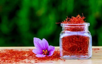 سود ۲۶۶ درصدی هر کیلو زعفران به جیب چه کسانی می‌رود؟