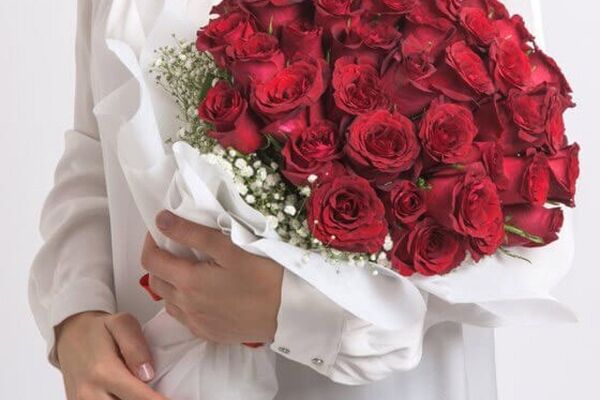 اعلام قیمت گل برای روز مادر /  یک دسته گل چقدر آب می‌خورد؟