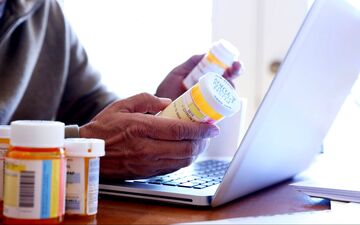  آسیب فروش اینترنتی دارو به سلامت جامعه
