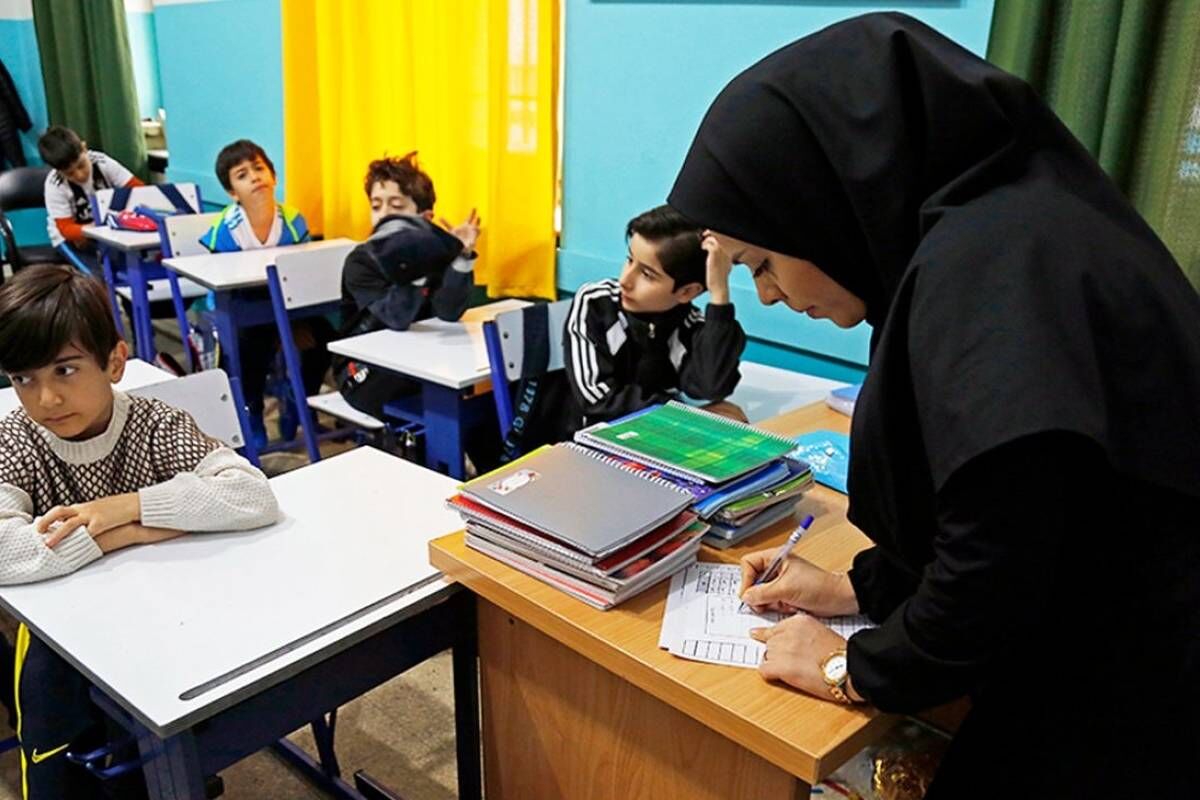 شارژ حساب این گروه از کارمندان دولت/واریز ۳میلیون تومان کمک رفاهی