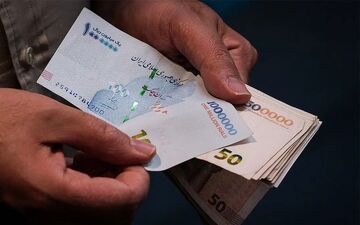 تصمیم جدید دولت درباره عیدی کارمندان/مبلغ قطعی چقدر است؟