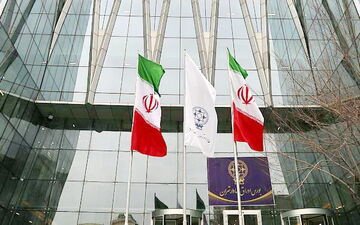 اثر تنش‌های بازار خودرو بر پیکر بورس / شورای رقابت کوتاه نیامد
