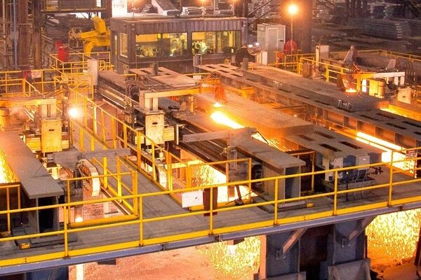 تنزل رتبه فولاد ایران به دنبال تشدید محدودیت‌های انرژی 