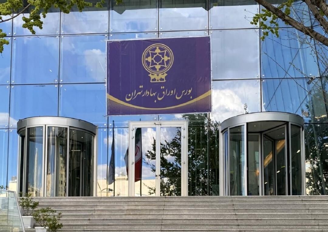 عقب‌نشینی بورس از کانال ۸ میلیون/افت ارزش شاخص‌سازان