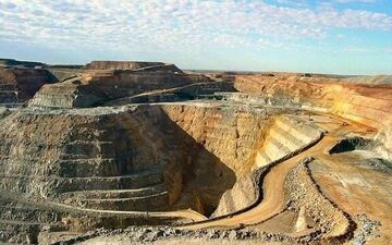 معادن متوسط و کوچک در خطر تعطیلی هستند